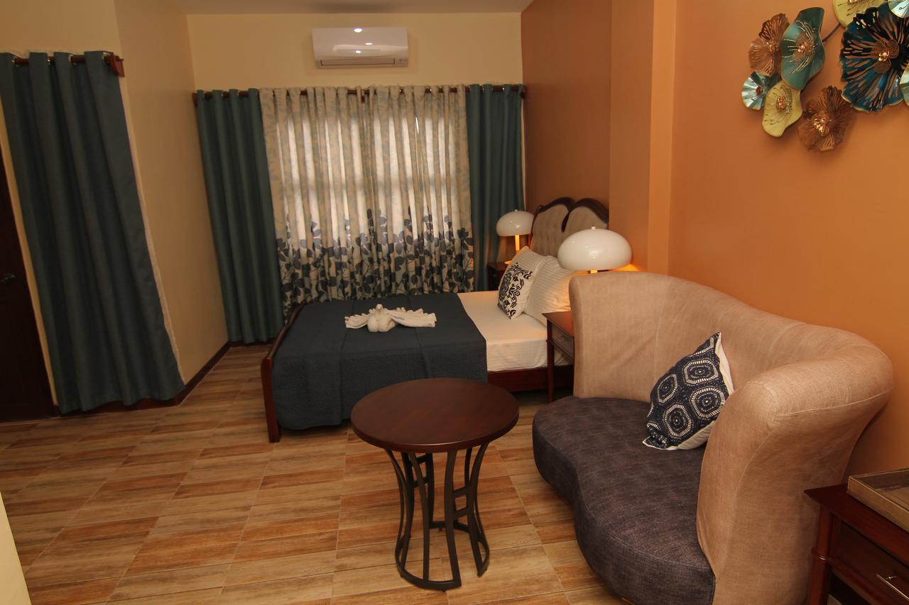 Charos Dormitel Hotel Dumaguete City Exterior photo