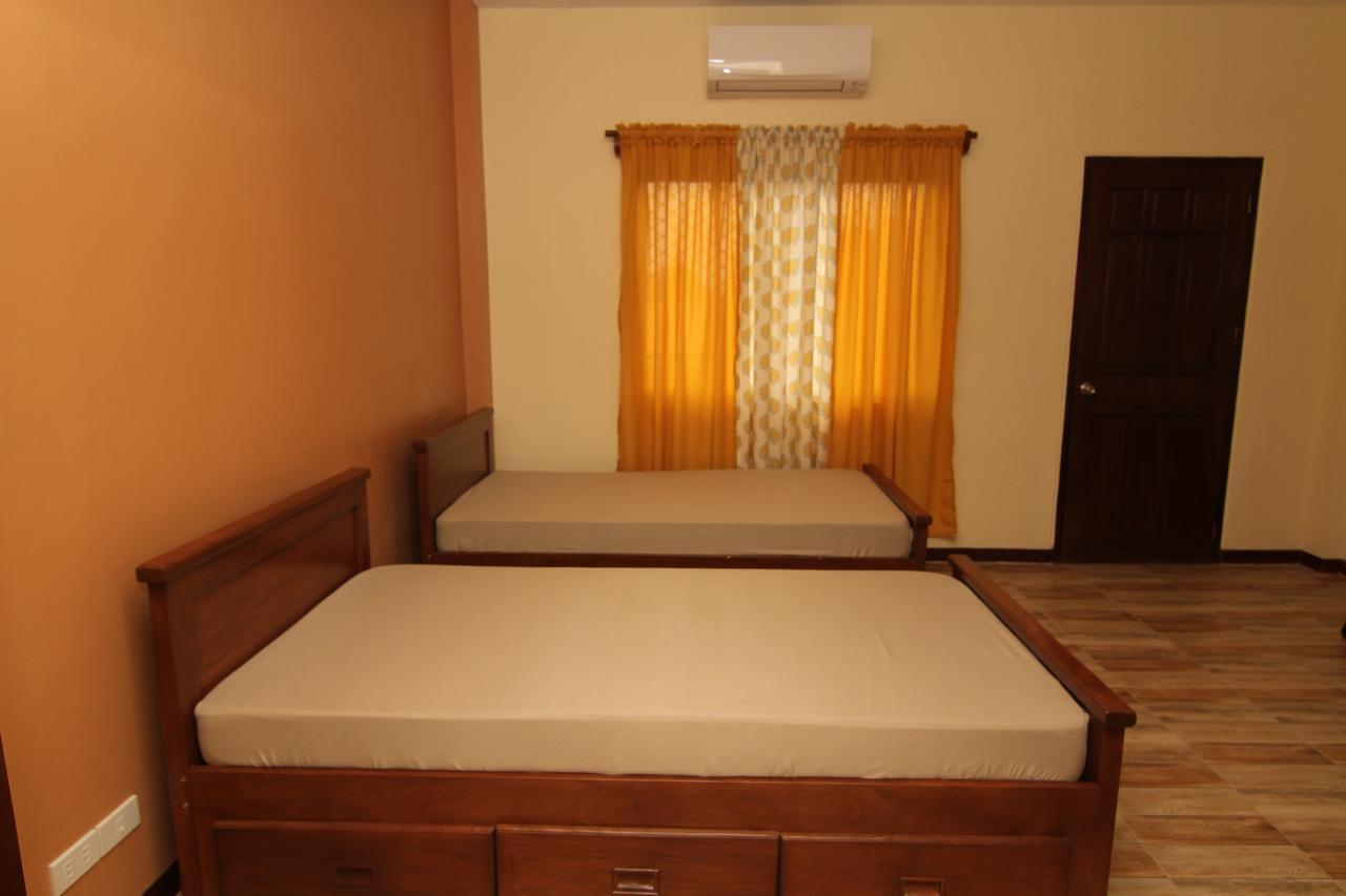 Charos Dormitel Hotel Dumaguete City Exterior photo