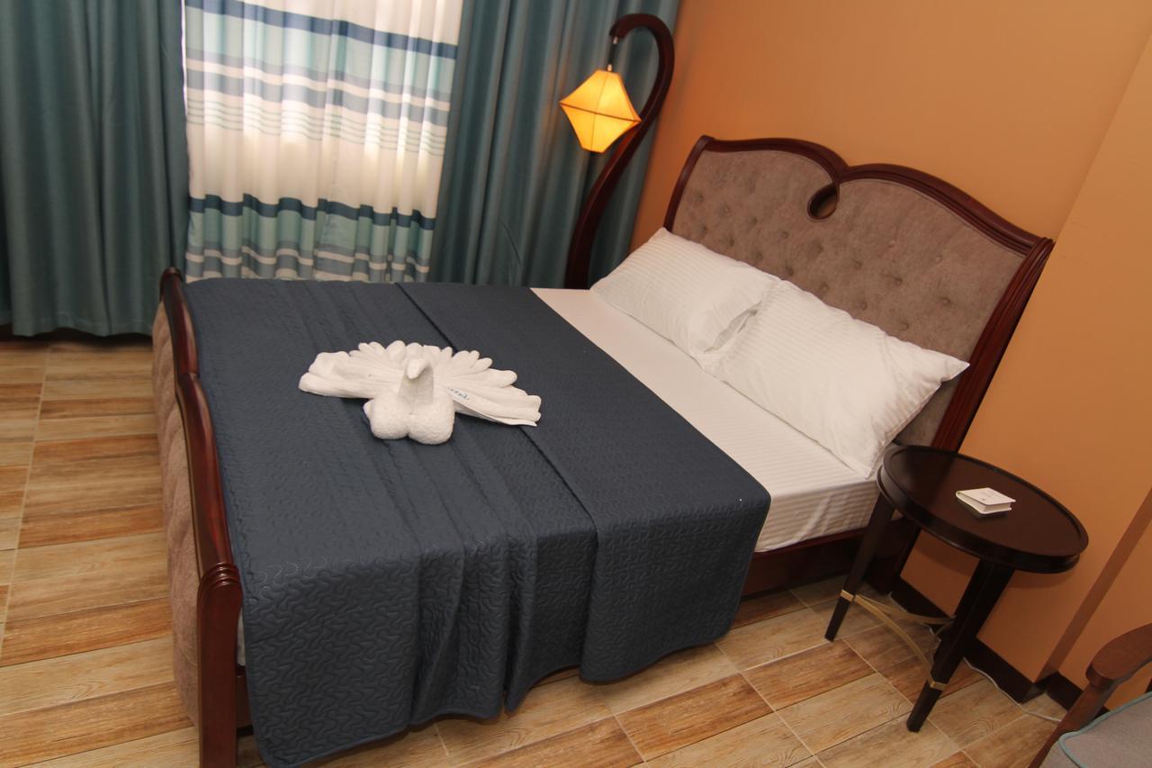 Charos Dormitel Hotel Dumaguete City Exterior photo